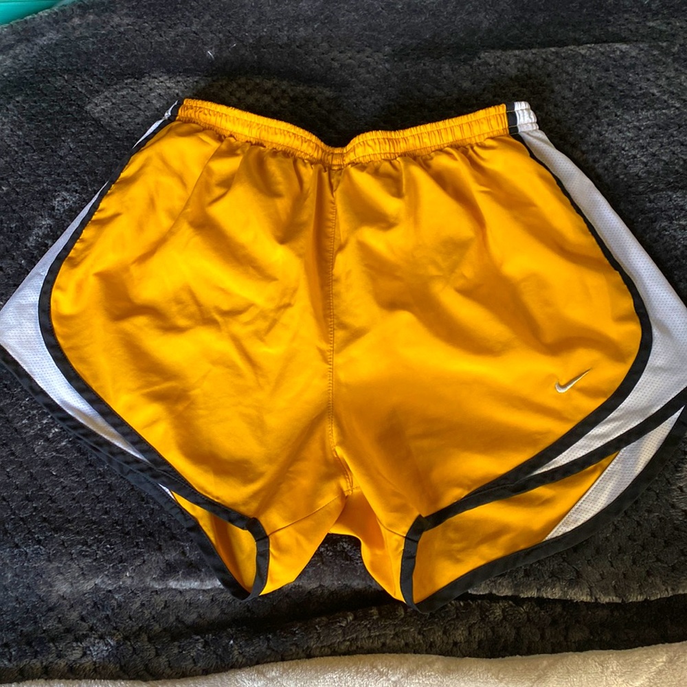 Nike Dri-Dit Shorts - Yellow